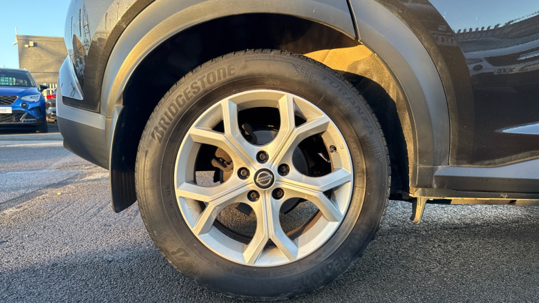 Nissan Juke 1.0 DiG-T 114 N-Connecta 5dr Petrol Hatchback